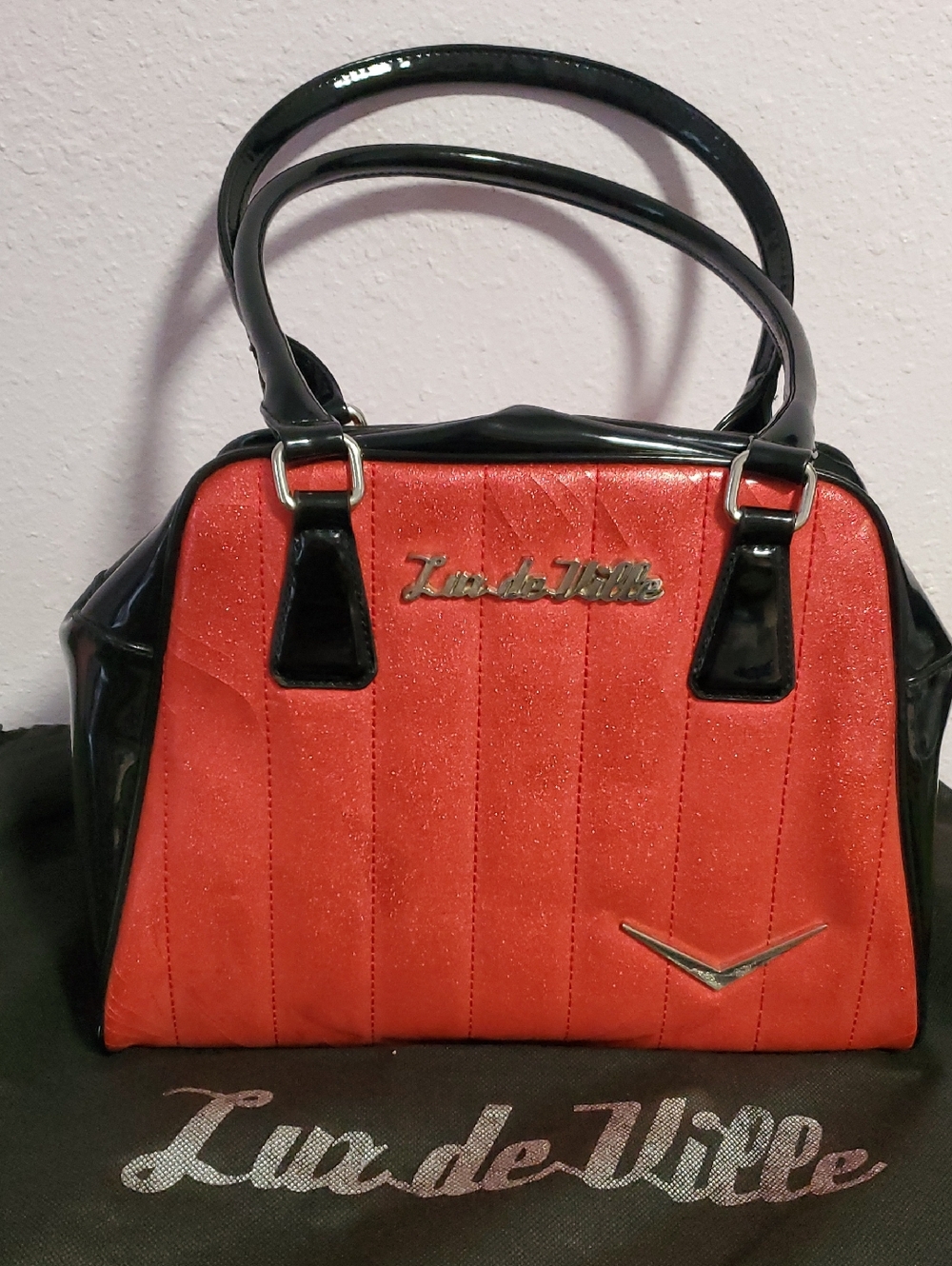 Lux de Ville Red and Black Women's Purse